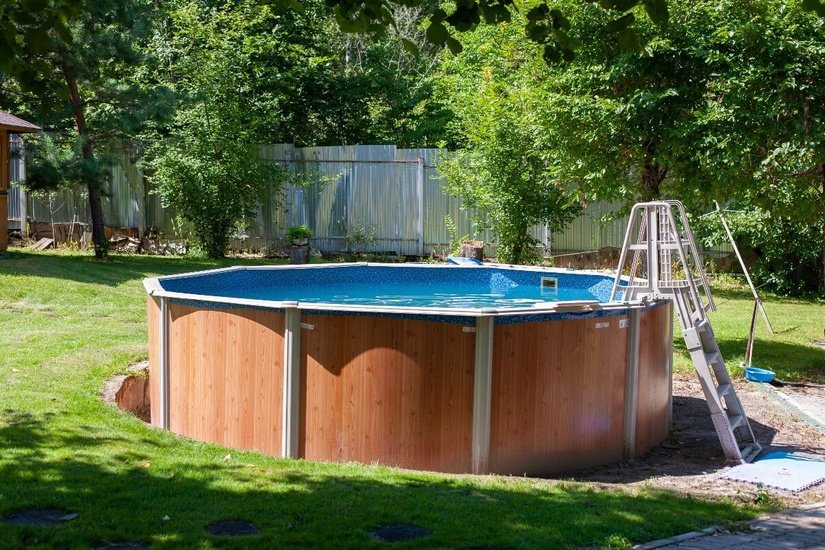 piscina esterna giardino